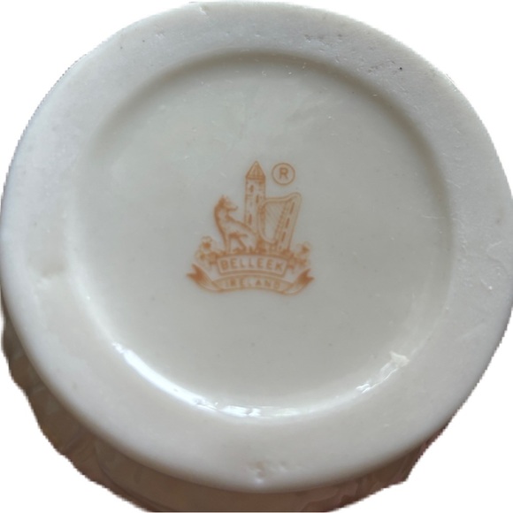 Vintage BELLEEK Bone China Ireland "Blue Bell" Flower Vase Harebell Embossed Bud - Picture 4 of 7